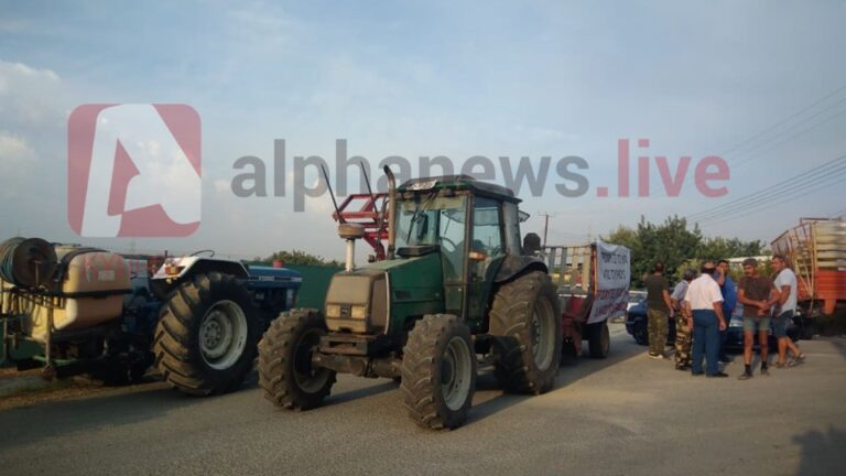 "Όμηρος" τρακτέρ και γεωργοκτηνοτρόφων το Δημαρχείο Πολεμιδιών (ΒΙΝΤΕΟ&ΦΩΤΟ)