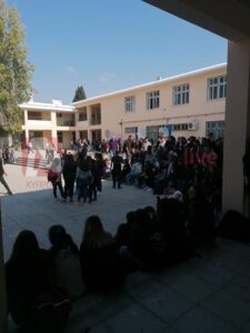 Για μια φόρμα η "εξέγερση" μαθητών στο Λύκειο Αγίου Γεωργίου Λακατάμιας (VID)