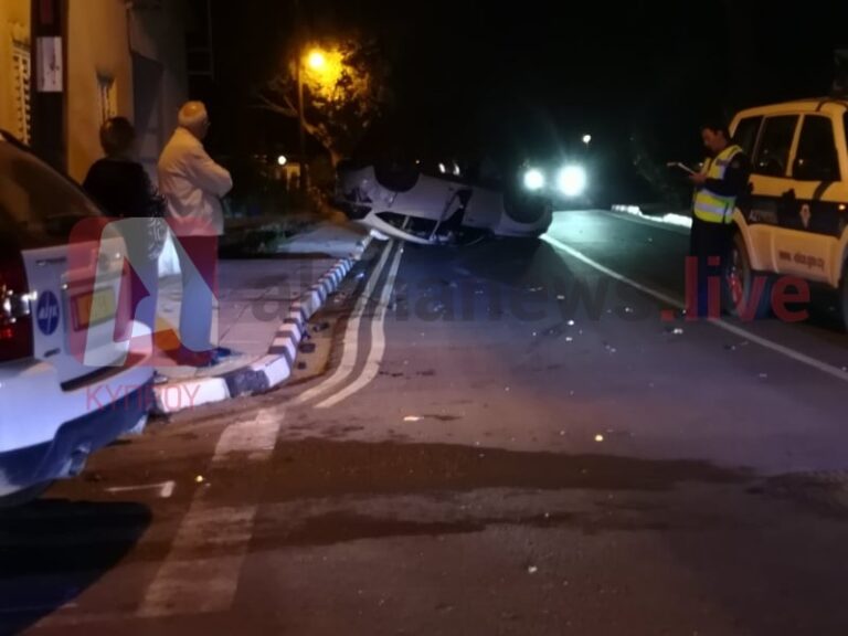 Ανετράπη όχημα μετά από τροχαίο σε δρόμο του Αστρομερίτη (ΦΩΤΟ)