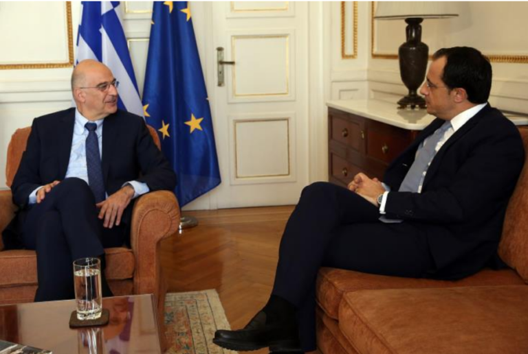 Συνάντηση Δένδια – Χριστοδουλίδη στην Αθήνα με το βλέμμα στραμμένο στο Κυπριακό