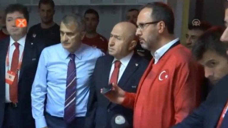 Προπονητής Τουρκίας: Έτοιμοι να γίνουμε στρατιώτες αν χρειαστεί» (ΒΙΝΤΕΟ)