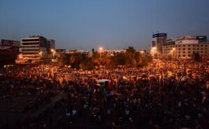 Δύο νεκροί και δεκάδες τραυματίες σε αιματηρές διαδηλώσεις στη Βαγδάτη