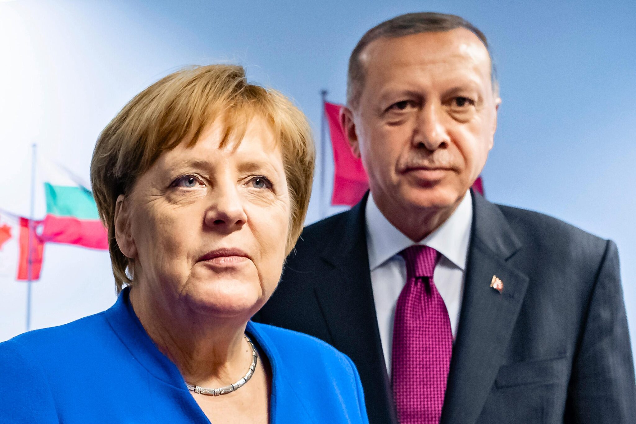 Ερντογάν: «Μήπως η Μέρκελ στηρίζει τρομοκράτες;»