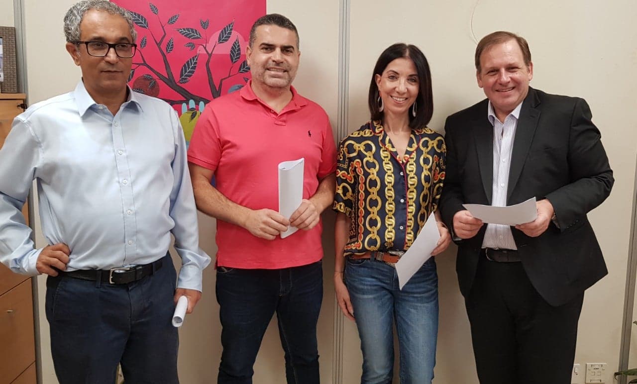 Ο Σύνδεσμος Μωρά Θαύματα προσφέρει ειδικά διαμορφωμένο ασθενοφόρο στο Κράτος