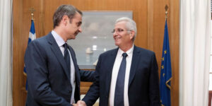 Ά. Κυπριανού: Αλίμονο αν δεν αρχίσουν διαπραγματεύσεις, είπαμε στον Μητσοτάκη