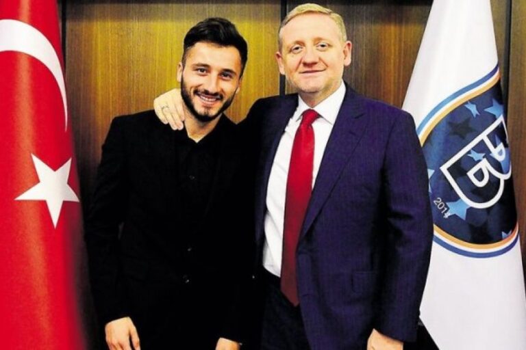 «Τιμές» από Ερντογάν στον Τούρκο ποδοσφαιριστή που εκδιώχθηκε από τη Γερμανία