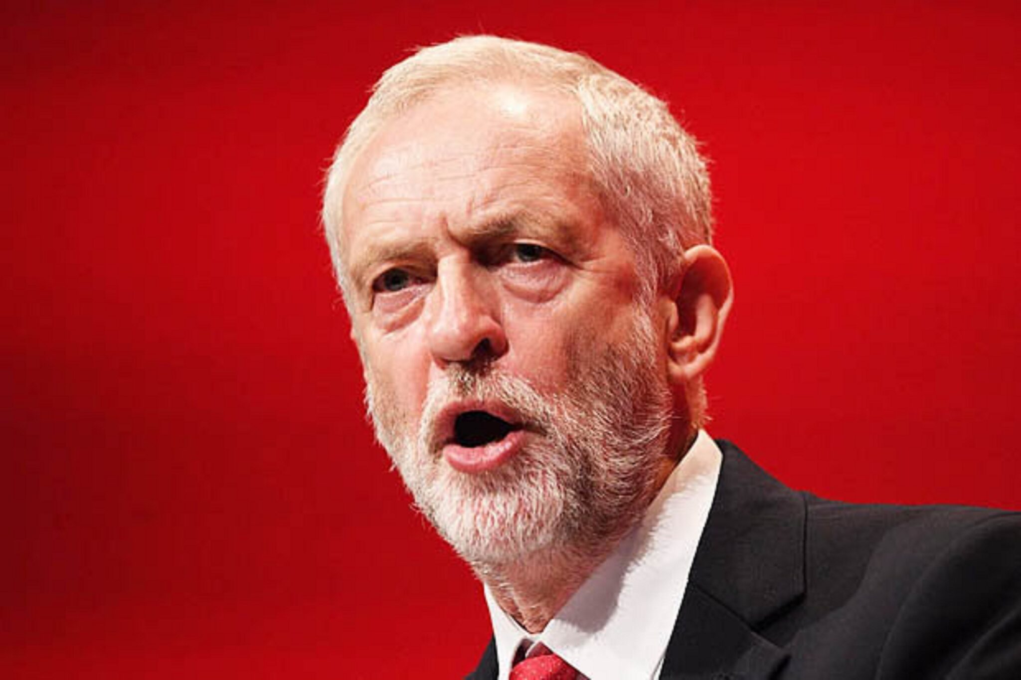 Ο Κόρμπιν προκαλεί τον Τζόνσον να συμφωνήσει σε εκλογές