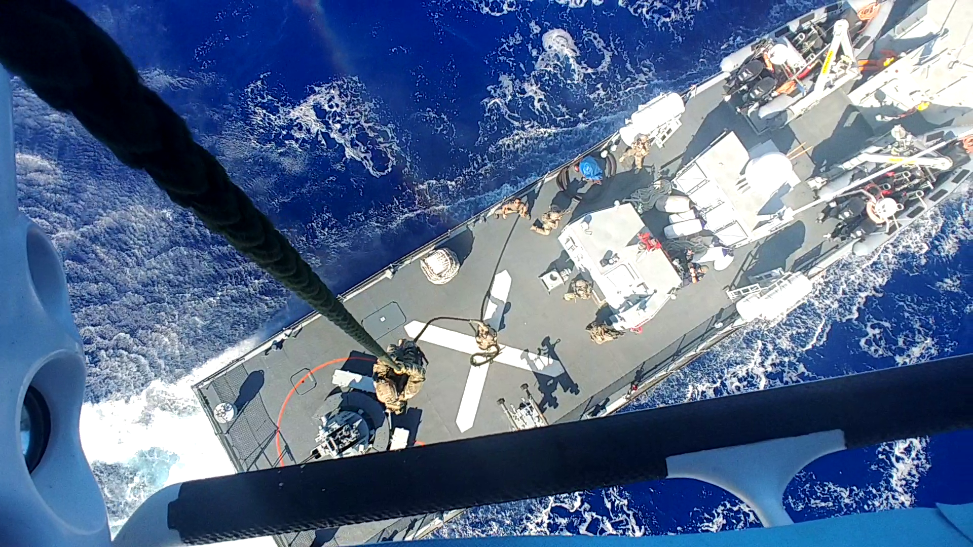 Εντυπωσιακές εικόνες από την άσκηση Κύπρου – Γαλλίας στην ΑΟΖ (ΦΩΤΟ)