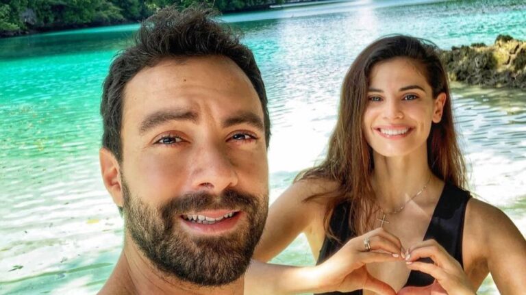 "Ο Σάκης νομίζει ακόμη ότι η πρώτη μας συνάντηση ήταν…στημένη από μένα"