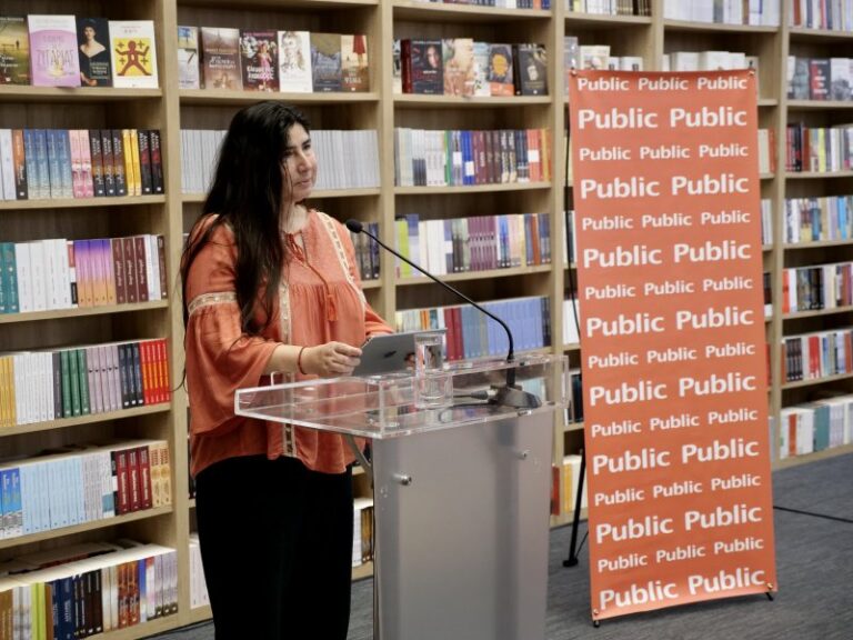 Public εκστρατεία φιλαναγνωσίας