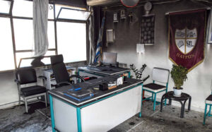 Ανήλικοι έριξαν μολότοφ σε σχολείο στην Πάτρα (ΦΩΤΟ)