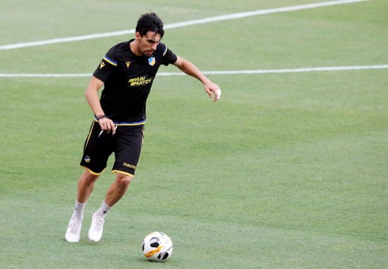 Γράφουν για ενδιαφέρον της ΑΕΚ για τον Βούρο