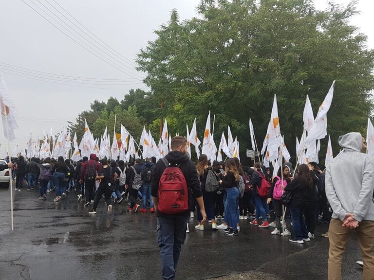 Αψήφισαν τη βροχή και καταδίκασαν την ανακήρυξη του ψευδοκράτους (ΒΙΝΤΕΟ&ΦΩΤΟ)
