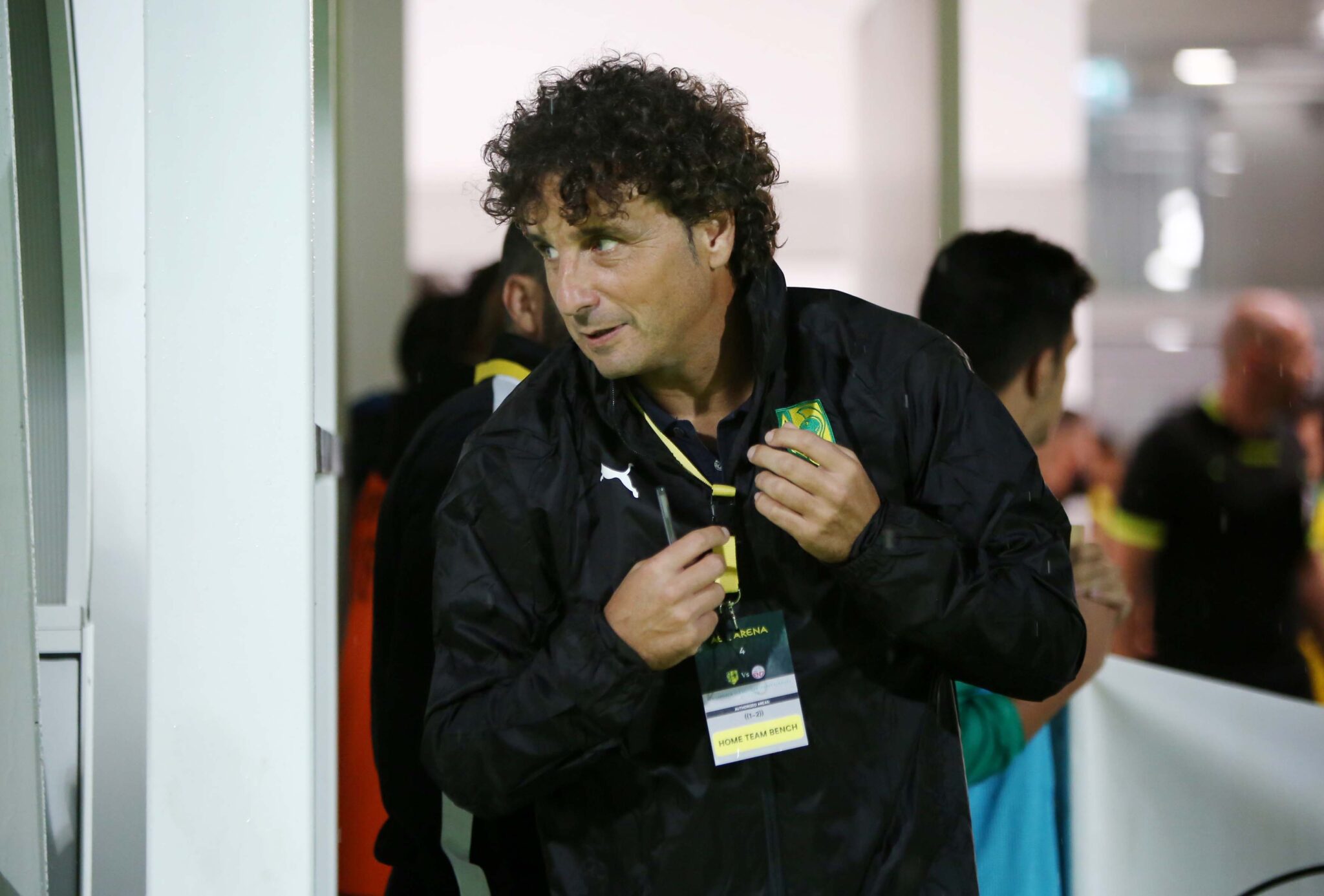 Με απουσίες και κόντρα στην Ανόρθωση