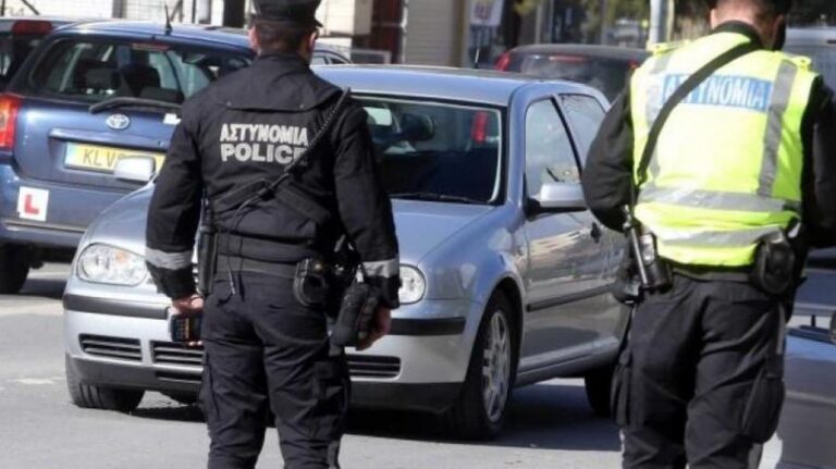 Νεαροί τραυμάτισαν δύο Αστυνομικούς στην Πάφο και τράπηκαν σε φυγή