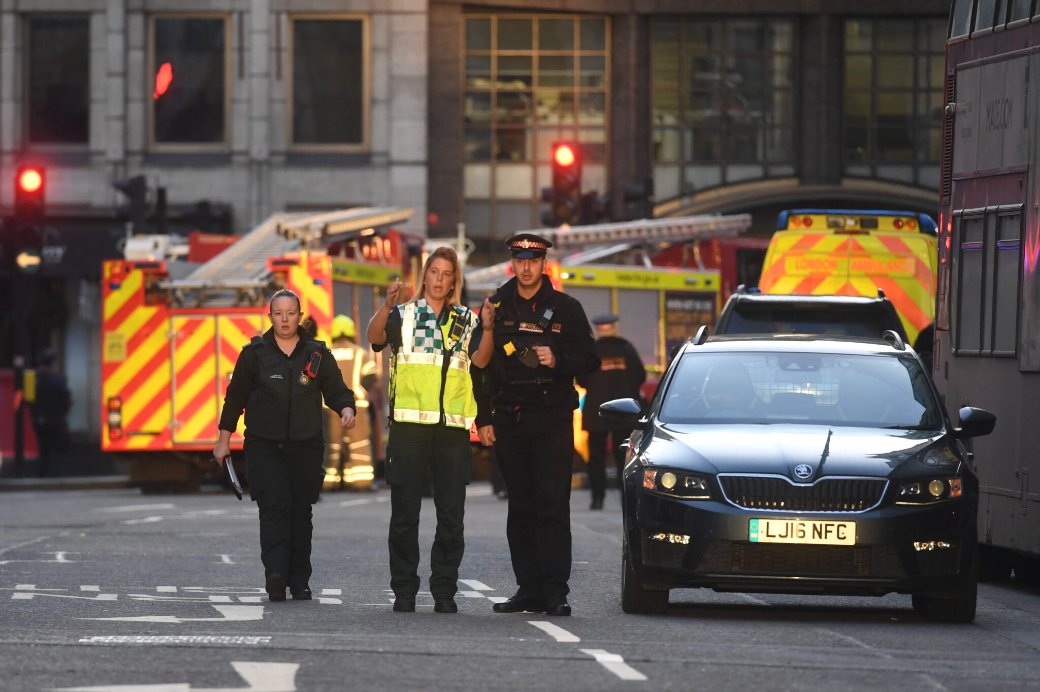 Τρομοκρατική ενέργεια το περιστατικό στο London Bridge, λένε οι αρχές (ΒΙΝΤΕΟ)
