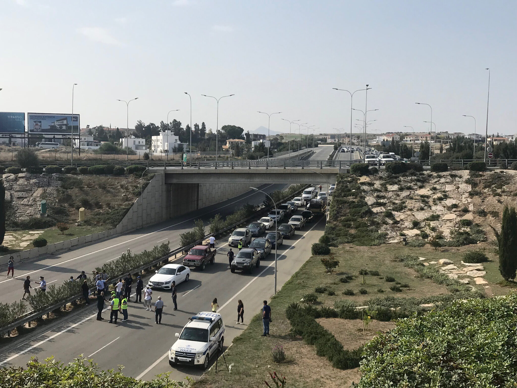 Απέκοψαν για 15 λεπτά την κυκλοφορία οχημάτων στον κυκλικό κόμβο Ριζοελιάς