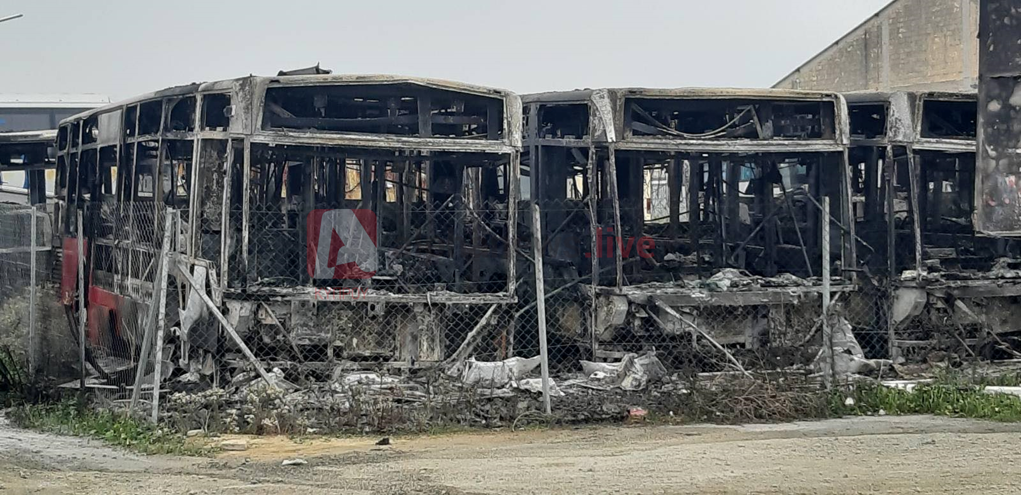 Για το νέο σύστημα μεταφορών προορίζονταν τα λεωφορεία που έγιναν στάχτη (VID)