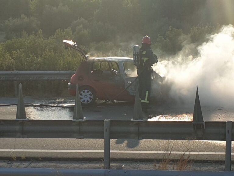 Τυλίχθηκε στις φλόγες όχημα στο Παλιομέτοχο
