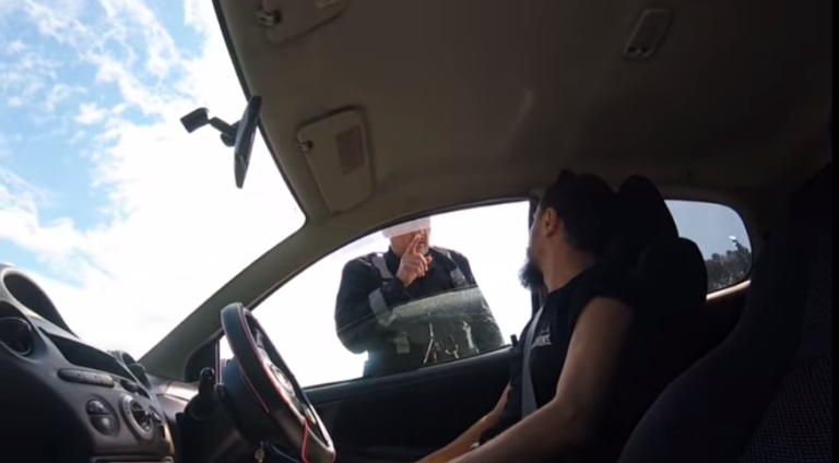 Όλη η αλήθεια για τoν καβγά αστυνομικού και οδηγού σε δρόμο της Λάρνακας (VID)