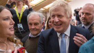 Βρετανία: Iσχυρό προβάδισμα Μπόρις Τζόνσον δείχνουν οι δημοσκοπήσεις