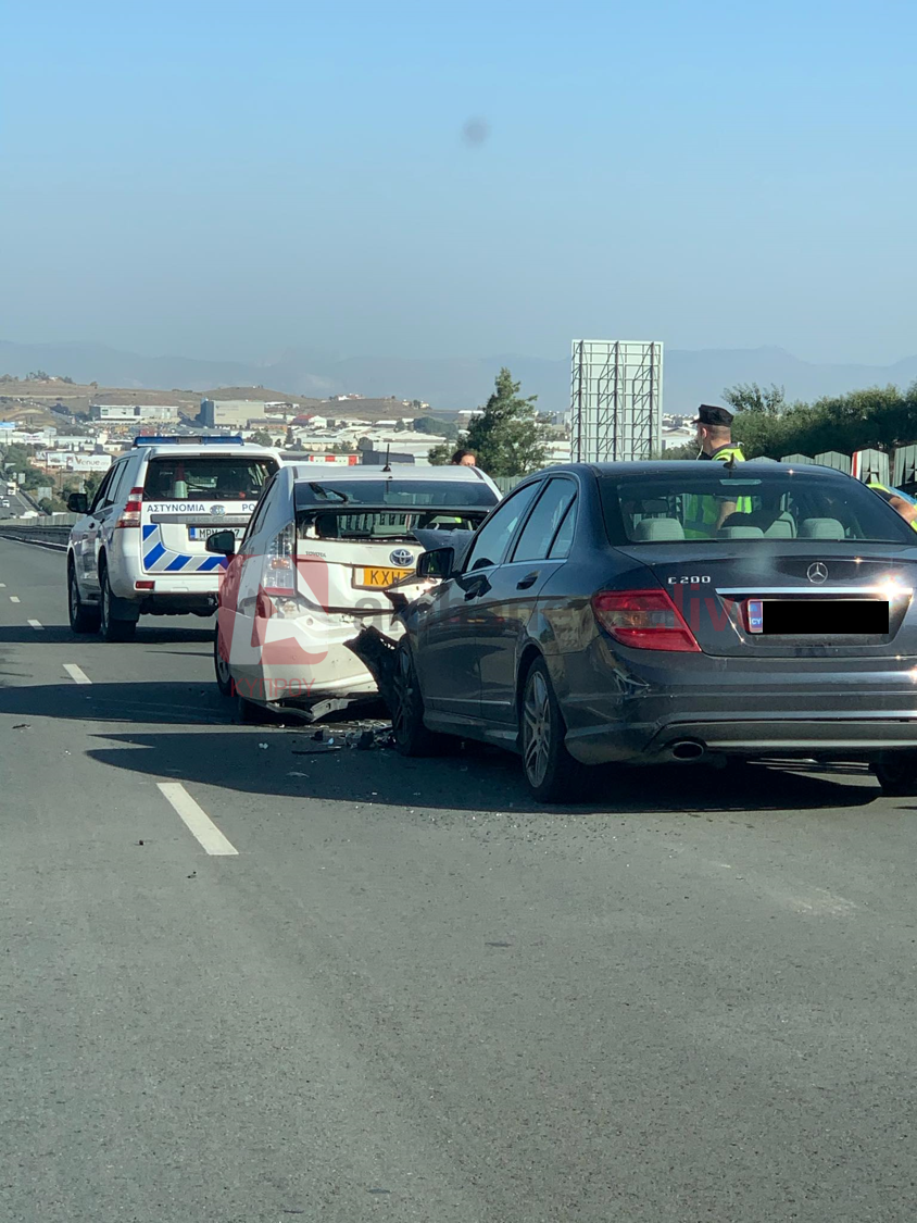 Δεύτερη καραμπόλα στον αυτοκινητόδρομο προς Λευκωσία (ΦΩΤΟ)