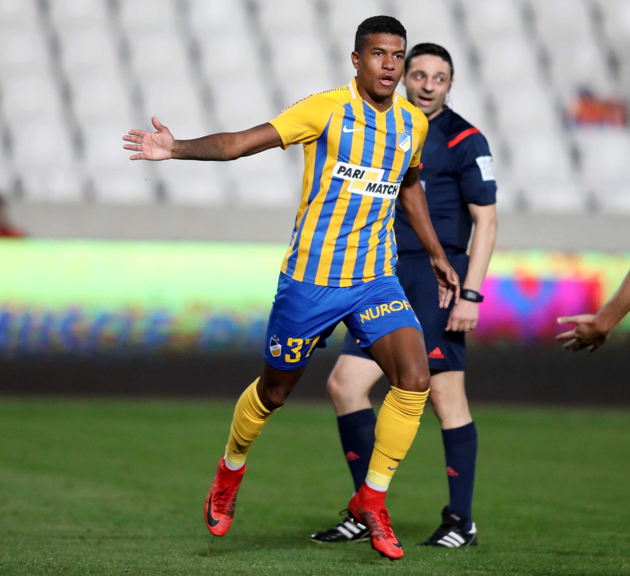 Ξεκαθαρίζει τον Δεκέμβρη του Νατέλ (ΦΩΤΟ)