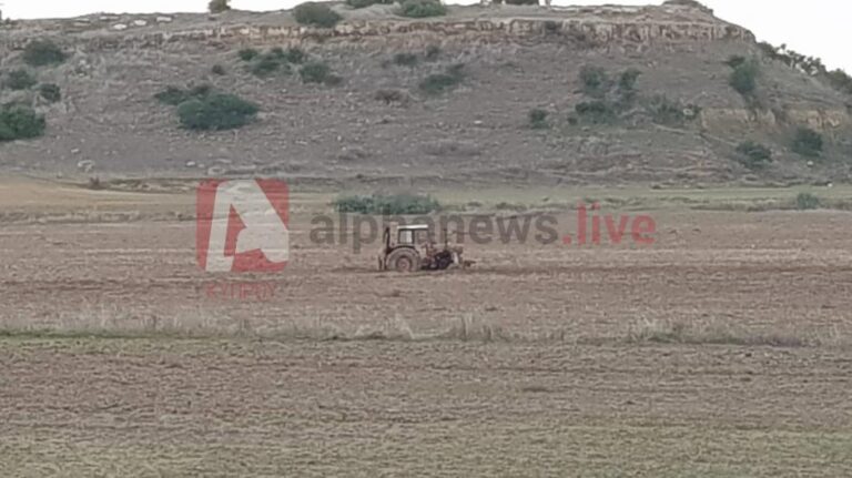 Επέστρεψαν στον Ελληνοκύπριο γεωργό το τρακτέρ που "κόλλησε" στη λάσπη (ΦΩΤΟ)
