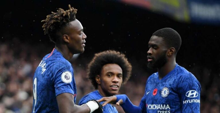 Η νεότερη Τσέλσι όλων των εποχών «σκαρφάλωσε» στη δεύτερη θέση