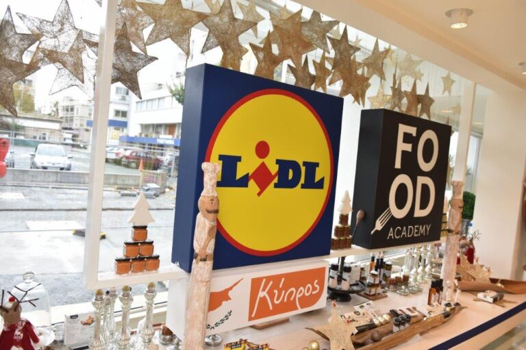 ΜΙΑ ΧΡΙΣΤΟΥΓΕΝΝΙΑΤΙΚΗ ΕΚΔΗΛΩΣΗ ΑΝΟΙΧΤΗ ΓΙΑ ΟΛΟΥΣ!