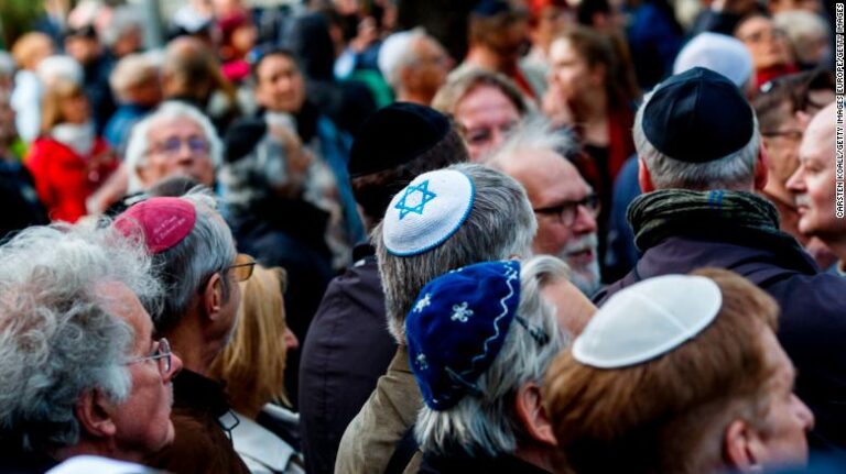 Η Κύπρος υιοθετεί τον ορισμό του αντισημιτισμού