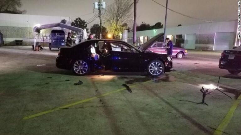 Σε αιματοκύλισμα με δύο νεκρούς κατέληξε βιντεοσκόπηση βίντεο-κλιπ