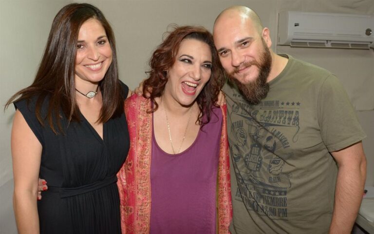 «Με τον σύζυγό μου έχουμε χωρίσει αλλά μένουμε στο ίδιο…σπίτι»