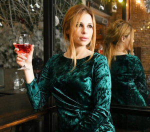 Κύπρια παρουσιάστρια ζήτησε από συνεργάτη της να αλλάξει…μαλλιά(ΒΙΝΤΕΟ)