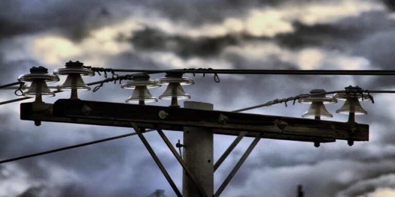 Χωρίς ρεύμα πολλές περιοχές της Κύπρου λόγω κακοκαιρίας (ΒΙΝΤΕΟ)