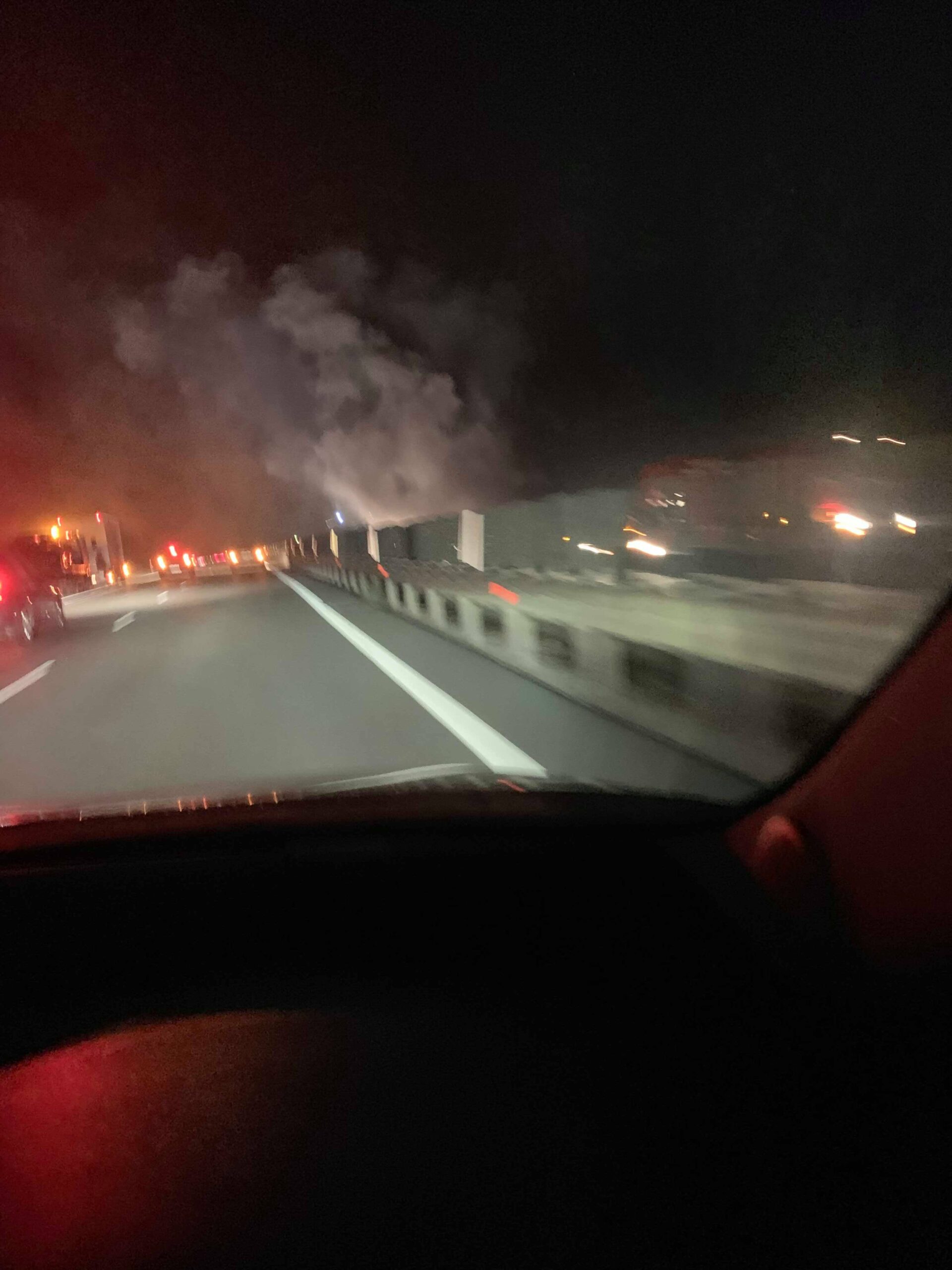 Φωτιά σε όχημα έκλεισε και τις δύο λωρίδες στον αυτοκινητόδρομο Πάφου-Λεμεσού