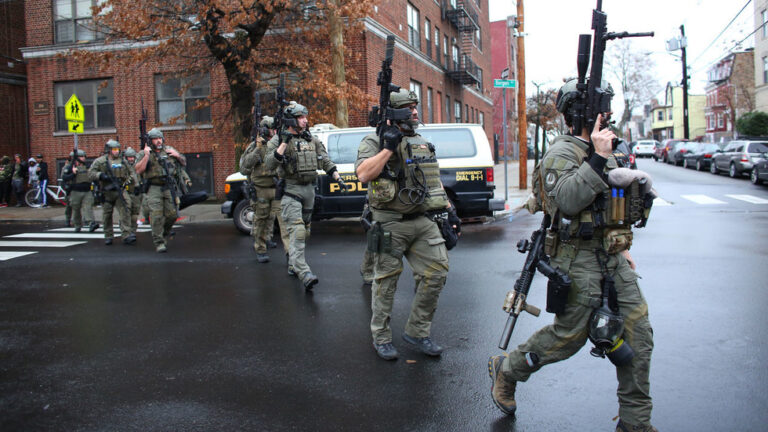 Συναγερμός στο Νιου Τζέρσεϊ: Ένοπλοι άνοιξαν πυρ κατά αστυνομικών (ΒΙΝΤΕΟ)