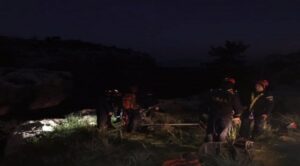 Νεκρός ανασύρθηκε ο 21χρονος Παναγιώτης από γκρεμό βάθους 190 μέτρων (ΒΙΝΤΕΟ)