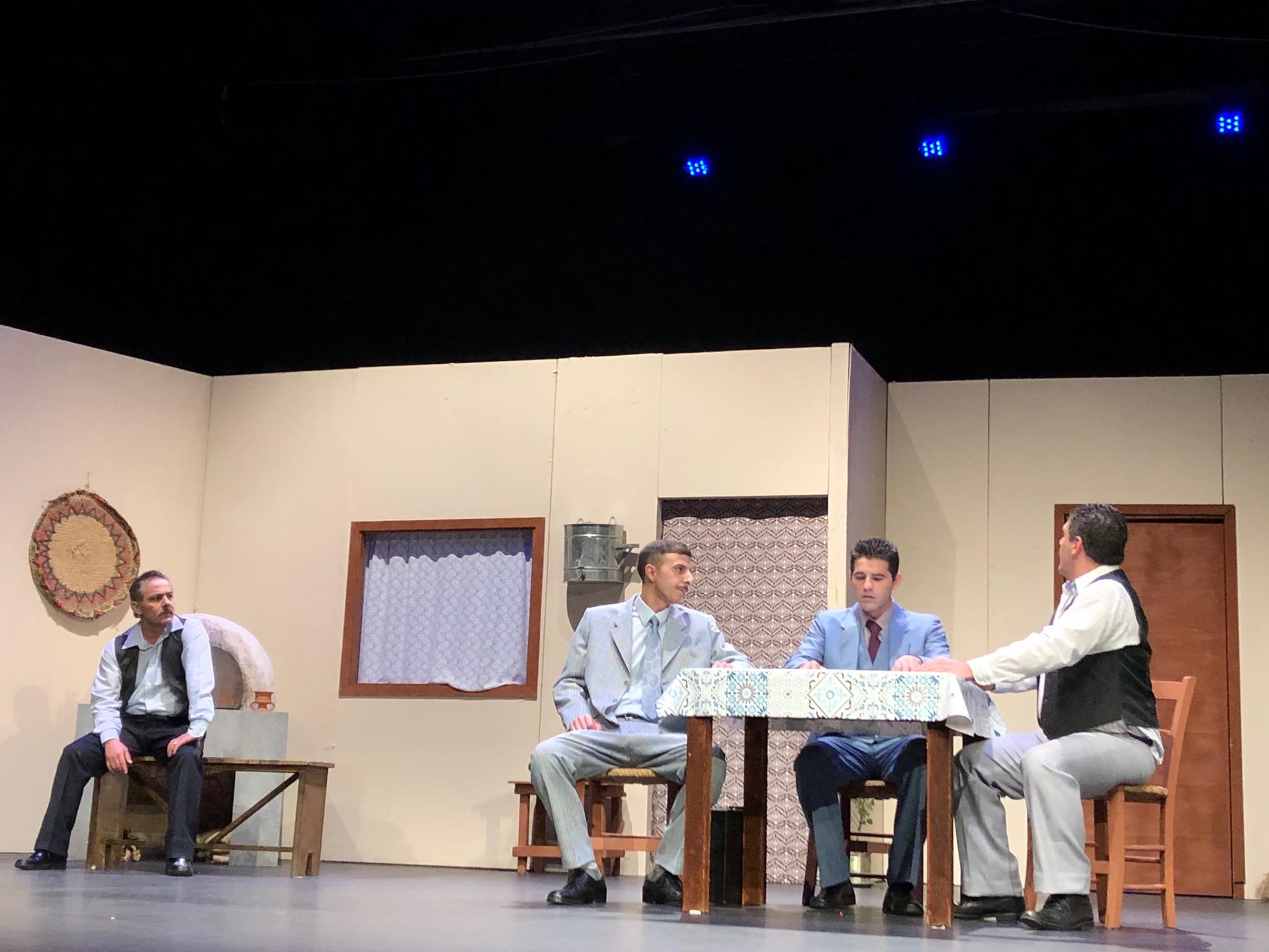 Εντυπωσίασαν «Οι Κληρονόμοι» της Θεατρικής Ομάδας του Τμήματος Φυλακών (BINTEO)