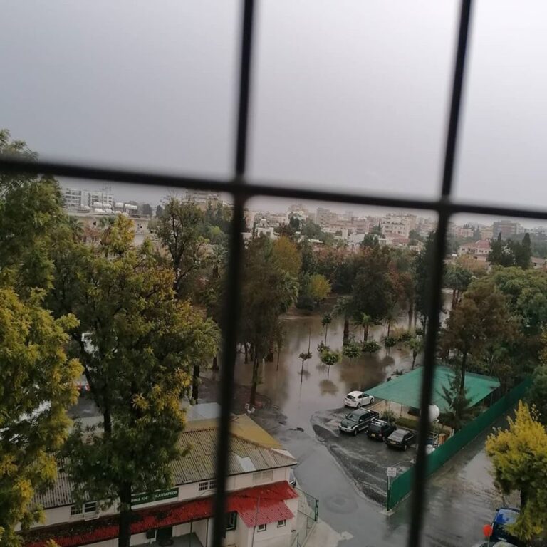 Σε κλοιό κακοκαιρίας η Κύπρος και προβλήματα στο οδικό δίκτυο (ΒΙΝΤΕΟ)