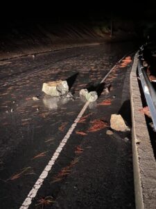 Απροσπέλαστοι δρόμοι στο Τρόοδος λόγω κατολισθήσεων βράχων (ΒΙΝΤΕΟ&ΦΩΤΟ)