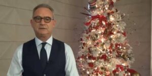 Οι μαγνητοσκοπημένες Χριστουγεννιάτικες ευχές του Αβέρωφ Νεοφύτου