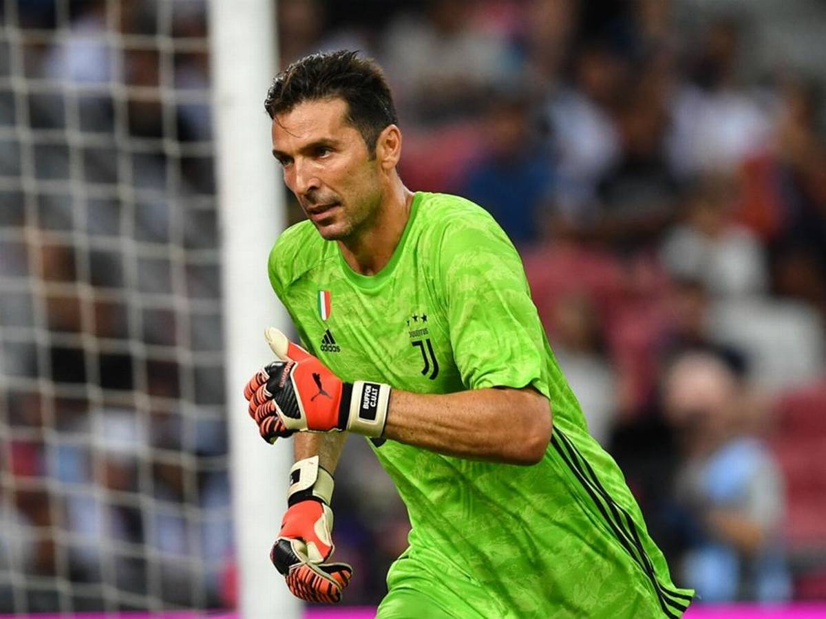 Δεν λογαριάζει να σταματήσει ο Μπουφόν