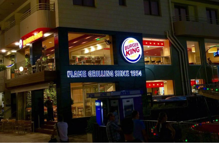 Burger King: "ΟΥΔΕΜΙΑ ΣΧΕΣΗ έχουμε με τα Burger King στα κατεχόμενα"