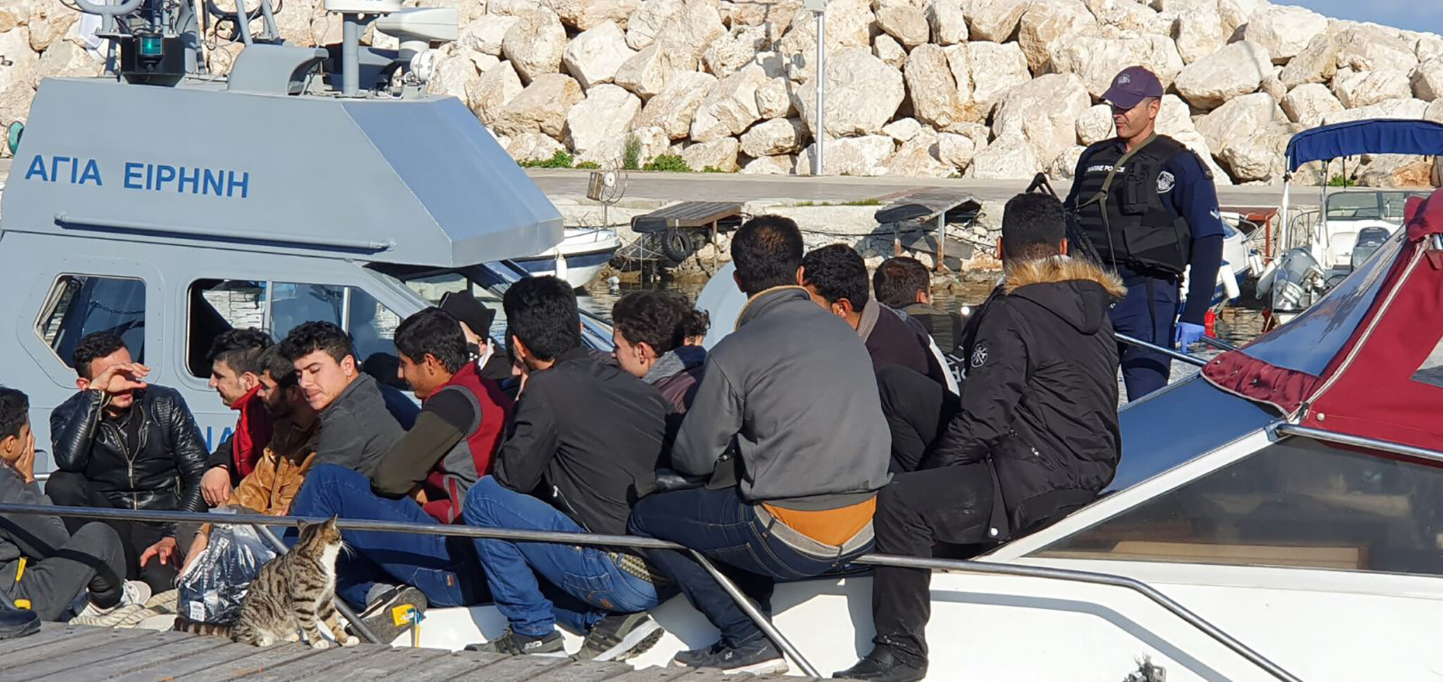 Νέα κύματα προσφύγων και παράτυπων μεταναστών από ξηράς και θαλάσσης (ΒΙΝΤΕΟ)