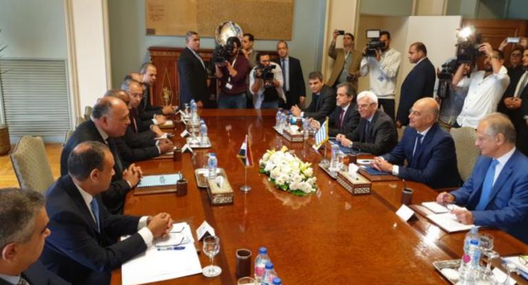 Tετ-α-τετ Δένδια – Ελ Σουκρί στο Κάιρο με «φόντο» τις τουρκικές προκλήσεις