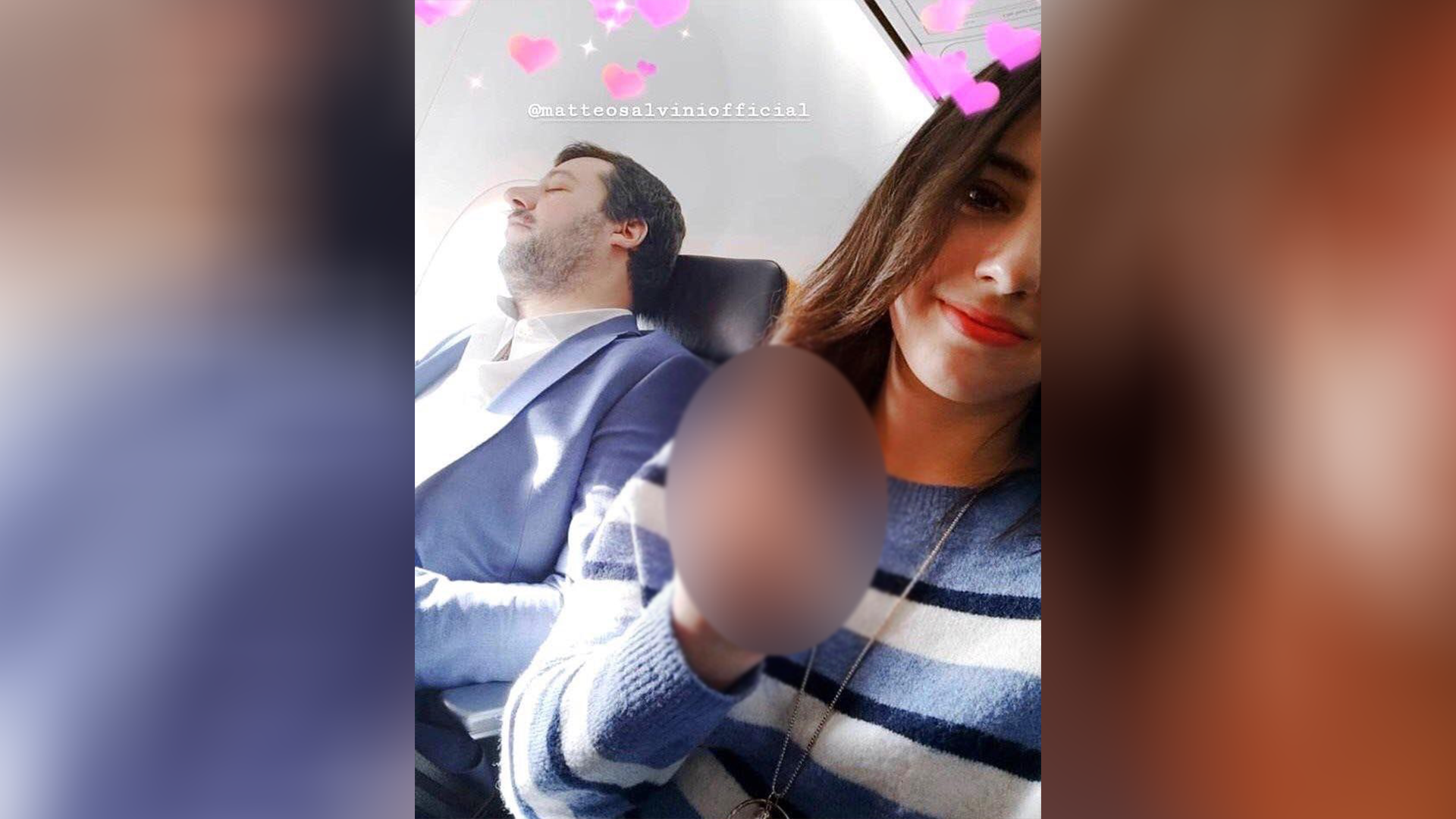 19χρονη δέχεται απειλές λόγω άσεμνης χειρονομίας στον Σαλβίνι (ΦΩΤΟ)