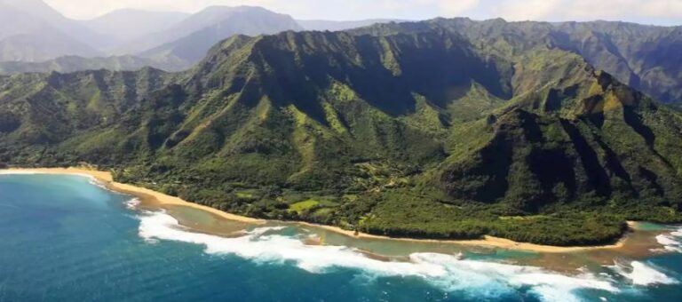 Χαβάη: Ελικόπτερο με επιβάτες τουρίστες εξαφανίστηκε από τα ραντάρ