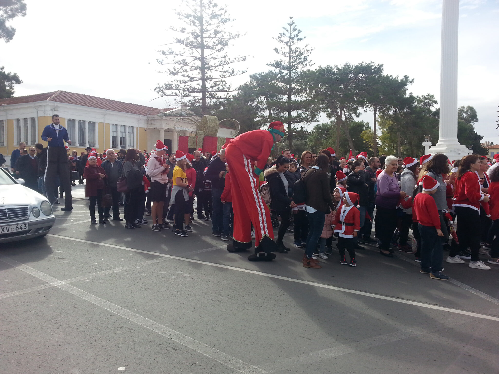 Η λεωφόρος Γερίου έγινε…λεωφόρος Χριστουγέννων με τον Σταν (ΒΙΝΤΕΟ)