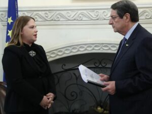 Τη Δευτέρα στη Βουλή η έκθεση της Επιτρόπου για την υπόθεση Στυλιανού